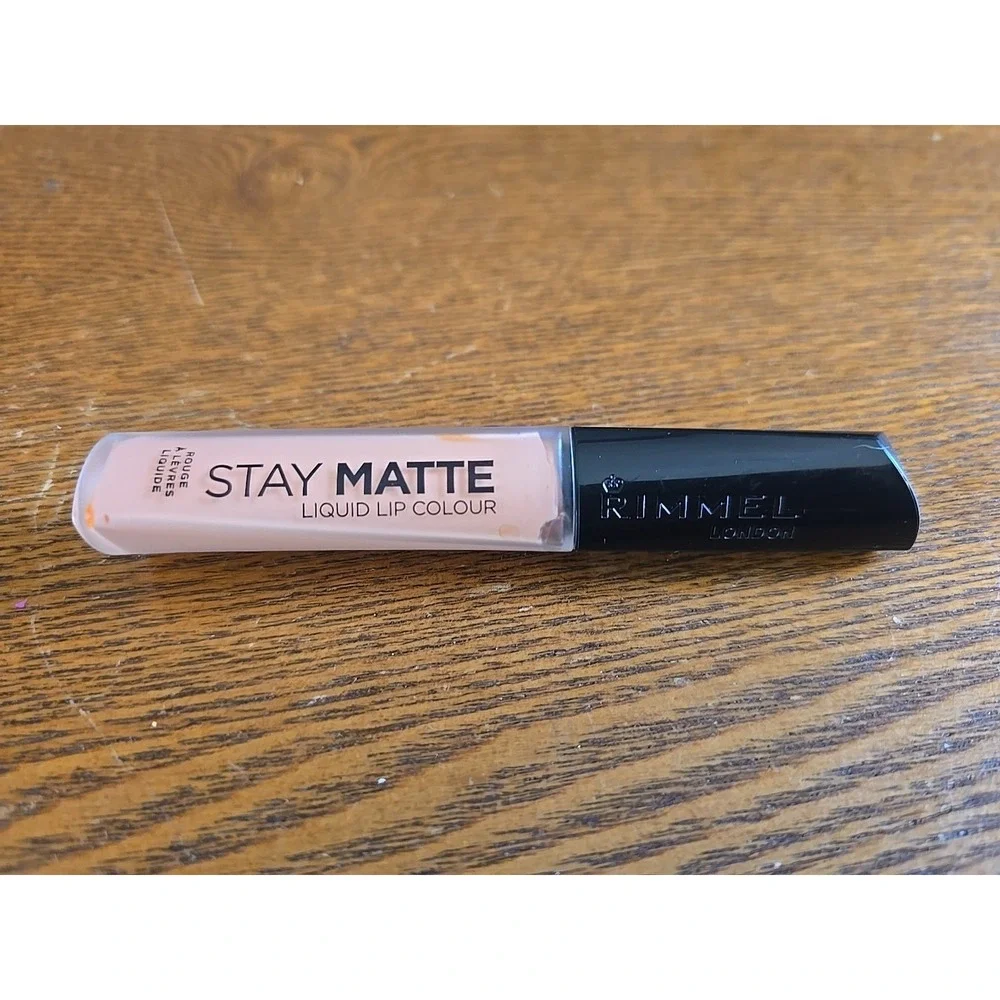 Rimmel Stay Satin Liquid Lip Colour 703 Vanilla Lovin‎